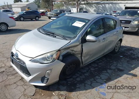 2016 Toyota Prius C Two z USA, uszkodzony, nr VIN JTDKDTB30G1124019